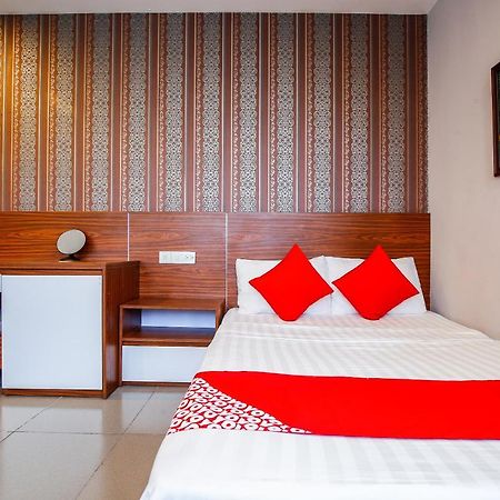 Oyo 491 Truong Sa Hotel Дананг Экстерьер фото
