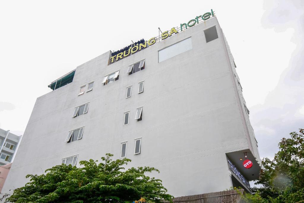 Oyo 491 Truong Sa Hotel Дананг Экстерьер фото